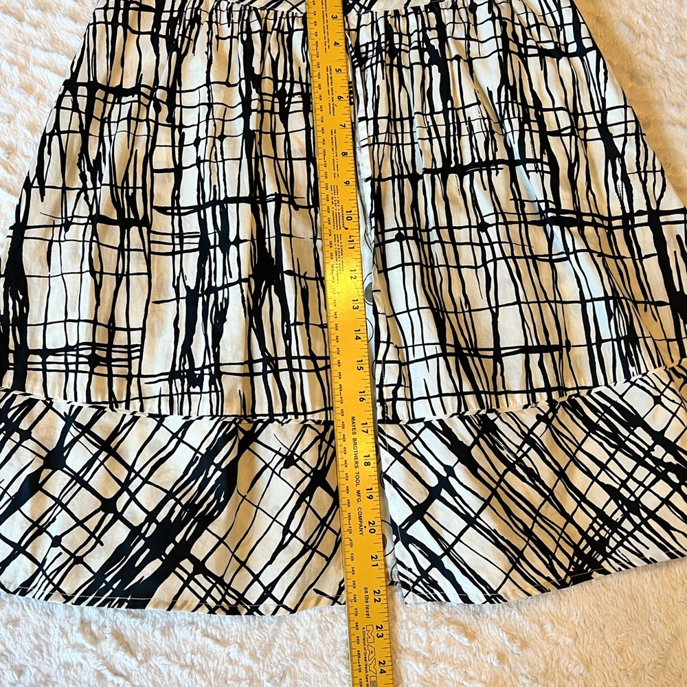 Unique Patterned Black And White Lined Skirt. Sma… - image 5